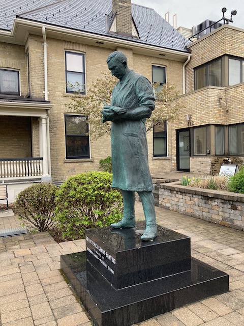 Statue of Frederick Banting